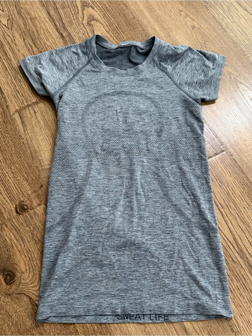 Lululemon Swiftly Short Sleeve Shirt Size 4